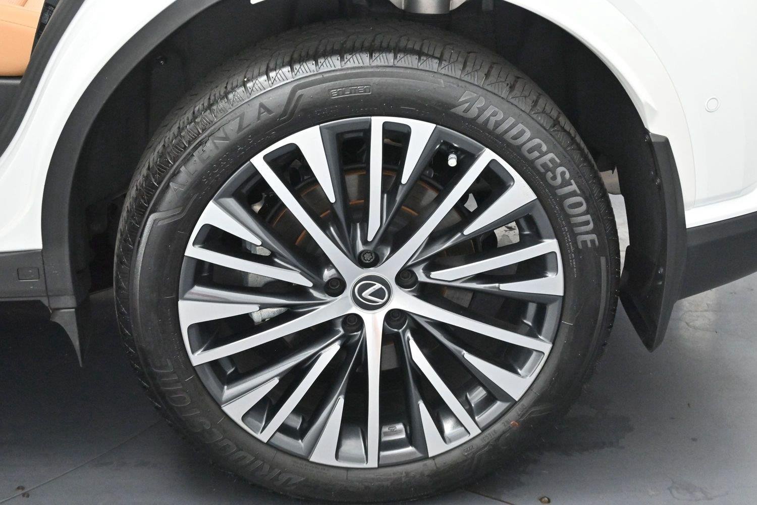 Used 2025 White Lexus RX 350 image 39