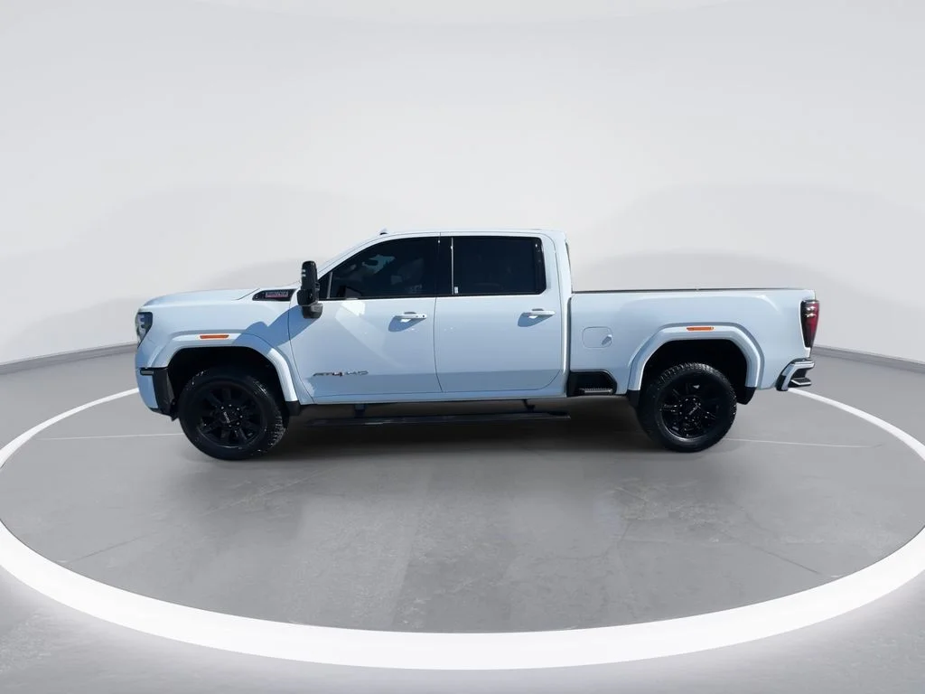 Used 2024 White GMC AT4 image 5