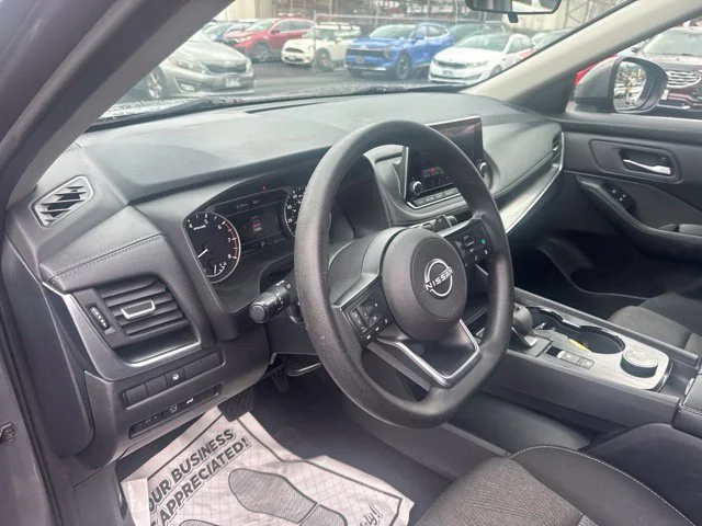 Used 2024 Gray Nissan SV image 18