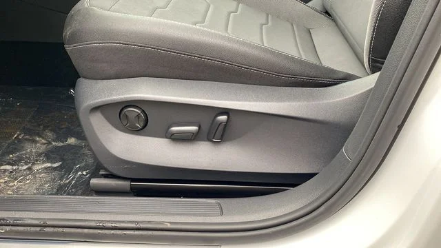 2026 Volkswagen Taos SE Black - Photo 19