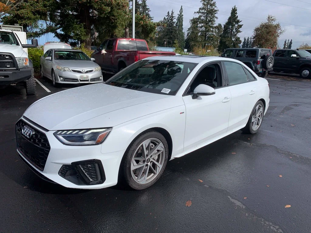 Used 2025 Glacier White Audi 45 S line Premium image 1