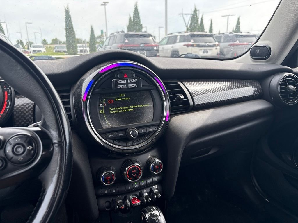 Used 2018 Gray MINI Base image 3