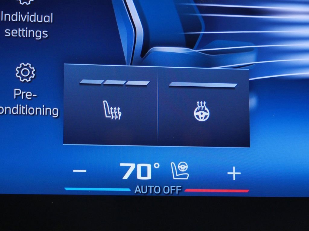New 2027 Black Sapphire Metallic BMW M440i xDrive image 43