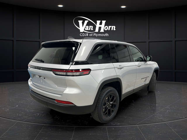 New 2026 Silver Zynith Jeep Altitude image 3