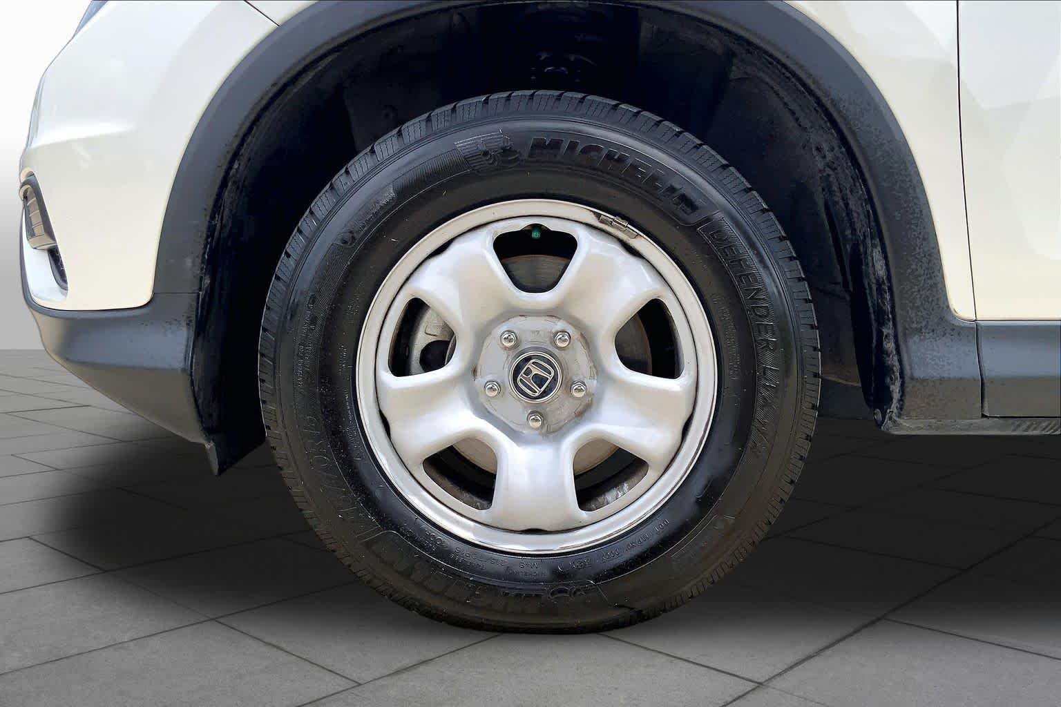 Used 2016 White Diamond Pearl Honda LX image 9
