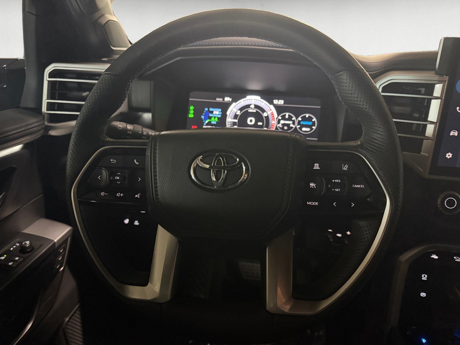 Used 2025 Blueprint Toyota Platinum Hybrid image 11