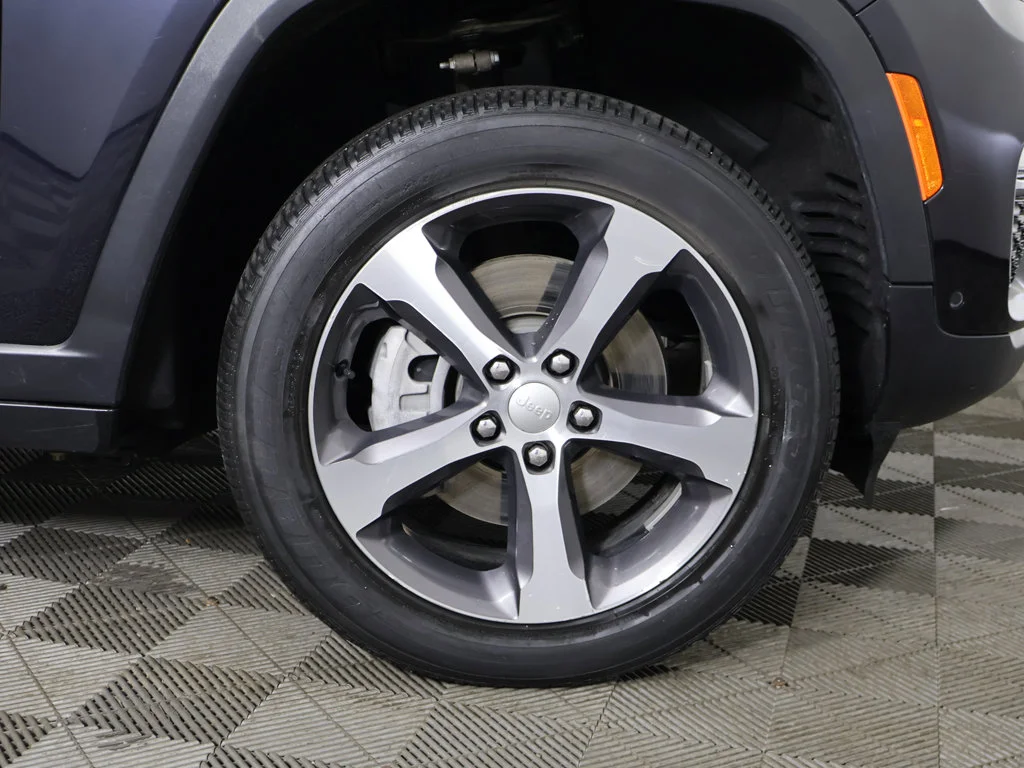 Used 2022 Midnight Jeep 4xe image 28