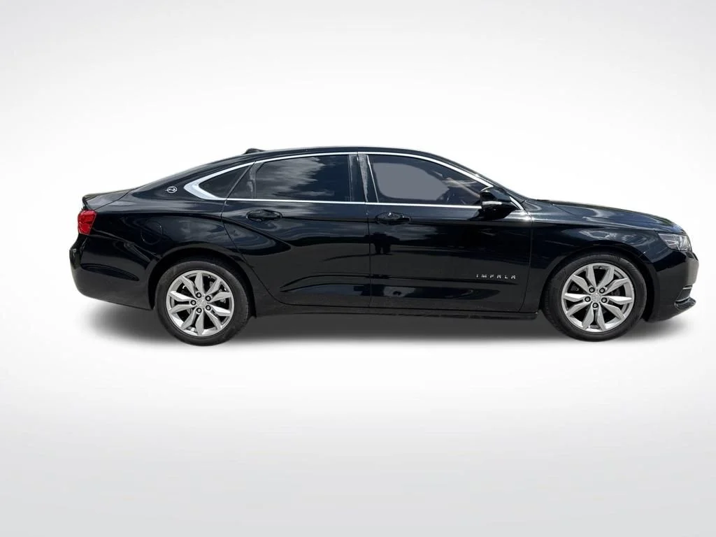 Used 2017 Black Chevrolet LT image 4