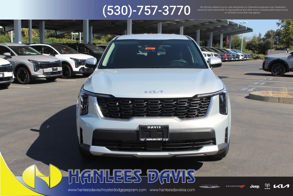New 2026 Ivory Silver Kia LX image 4
