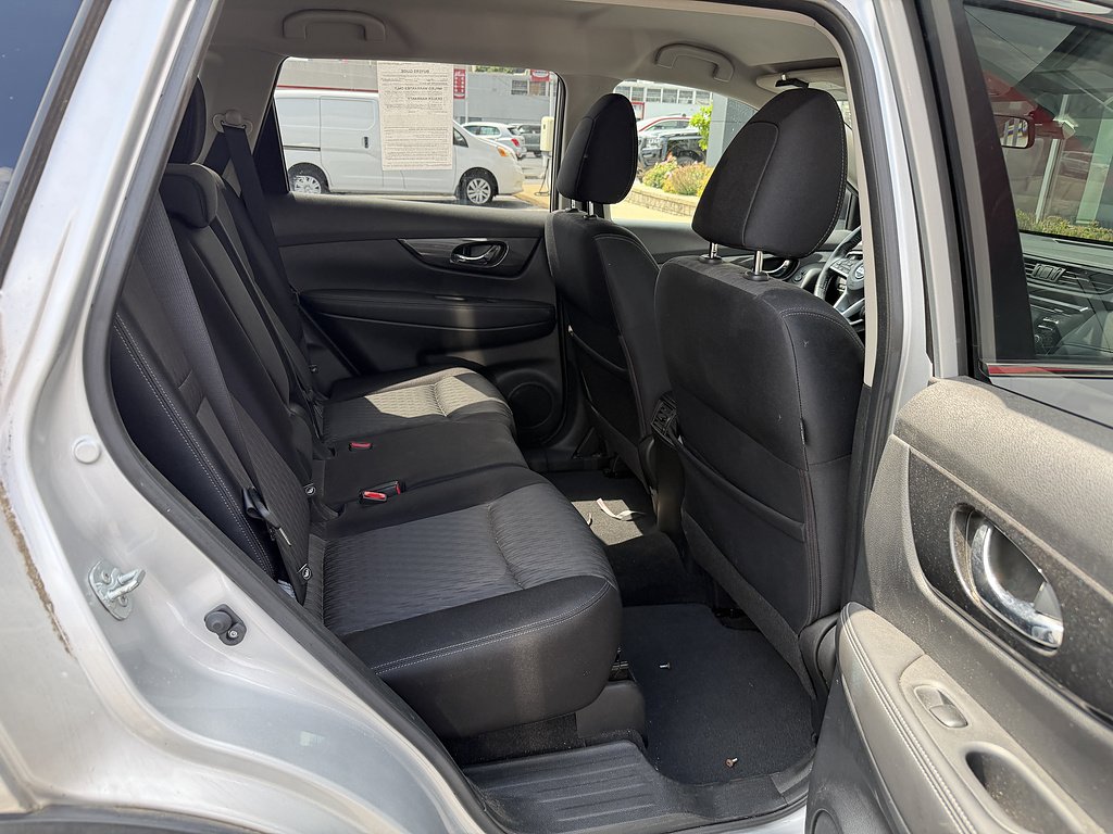 Used 2017 Brilliant Silver Nissan SV image 17