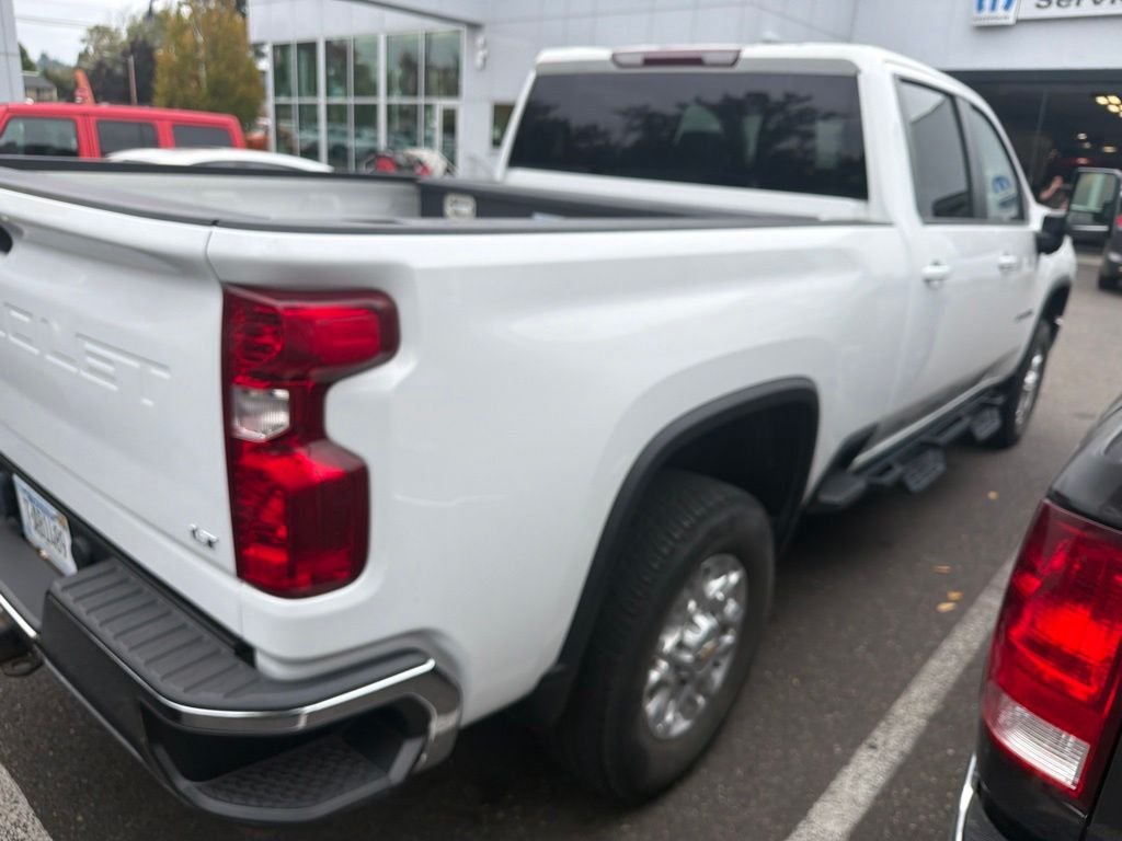Used 2022 Summit White Chevrolet LT image 4