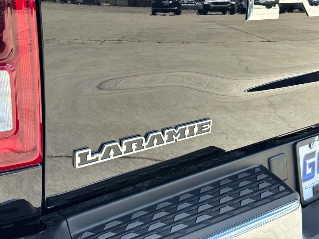 New 2026 Diamond Black Crystal Pearl-Coat Exterior Paint RAM Laramie image 19
