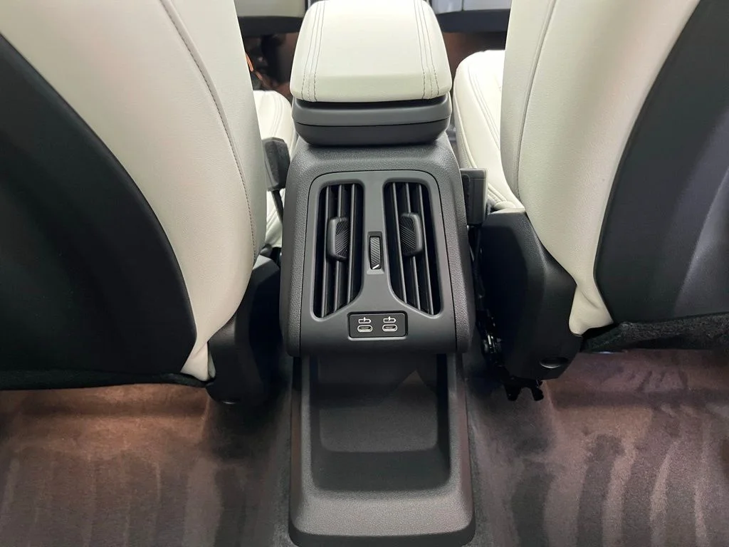 2026 BMW X1 28i - Photo 9