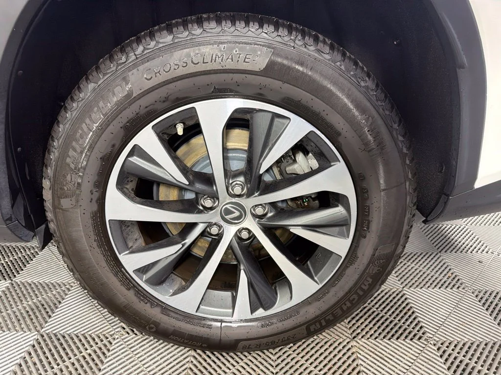 Used 2021 White Lexus 350 image 9