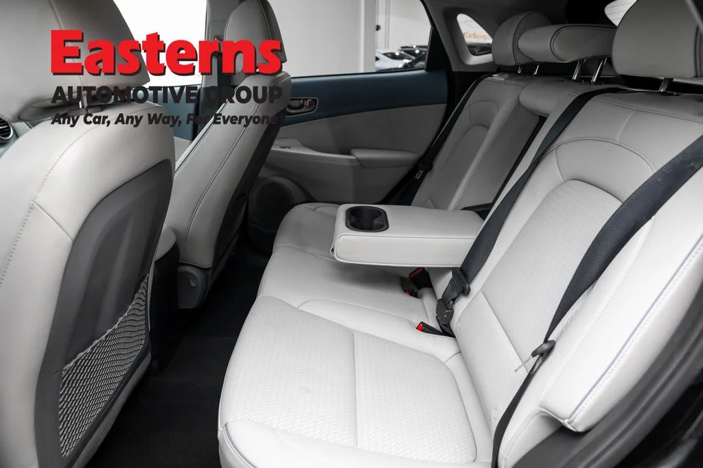 Used 2021 Black Hyundai Ultimate image 21