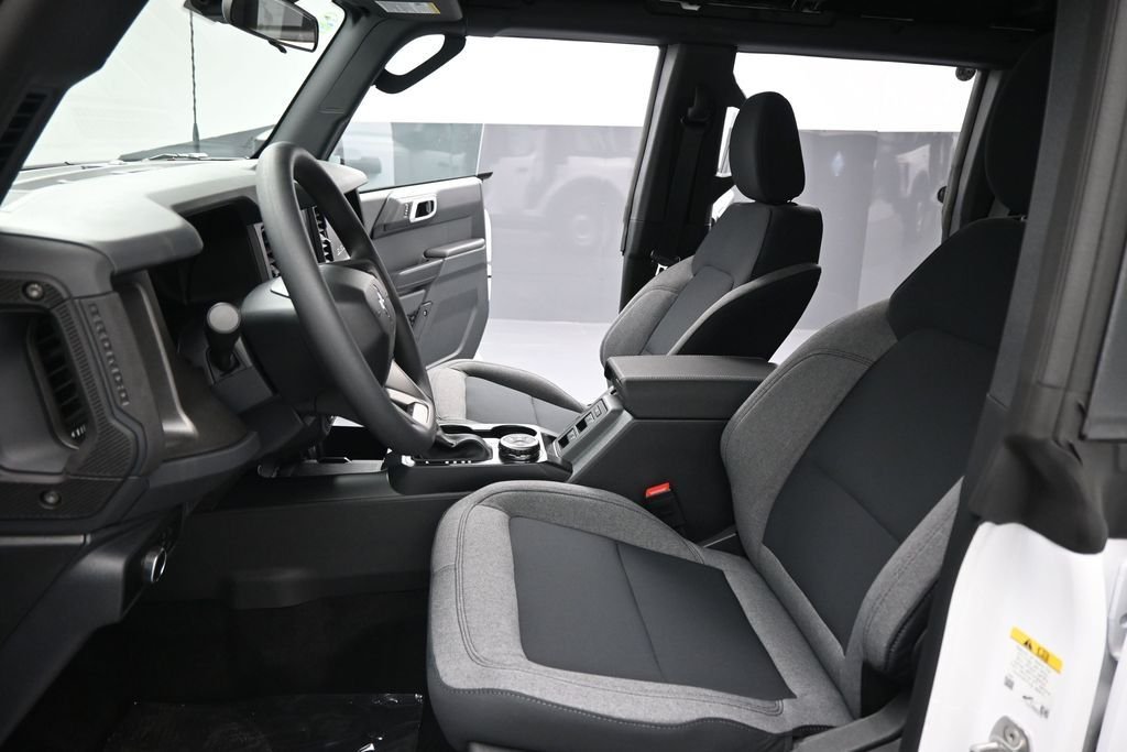New 2026 Oxford White Ford Base image 9