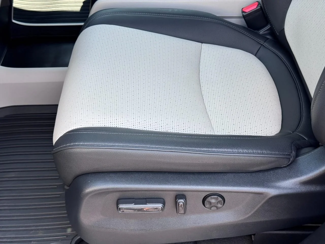 2025 Honda Odyssey Elite - Photo 19