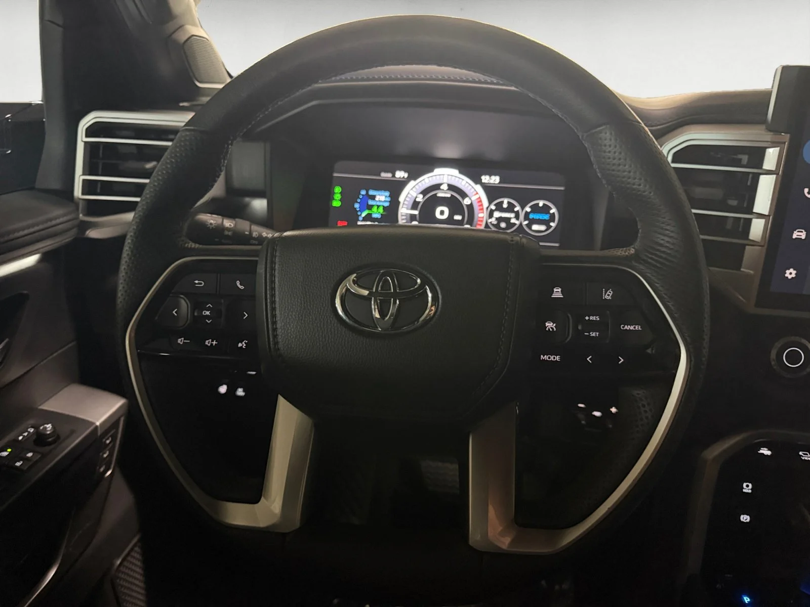 Used 2025 Blueprint Toyota Platinum Hybrid image 11