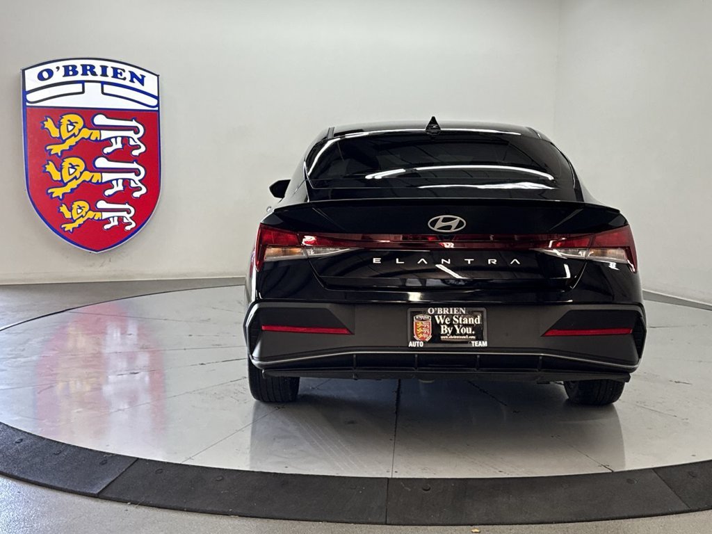 2025 Hyundai Elantra SEL - Photo 11