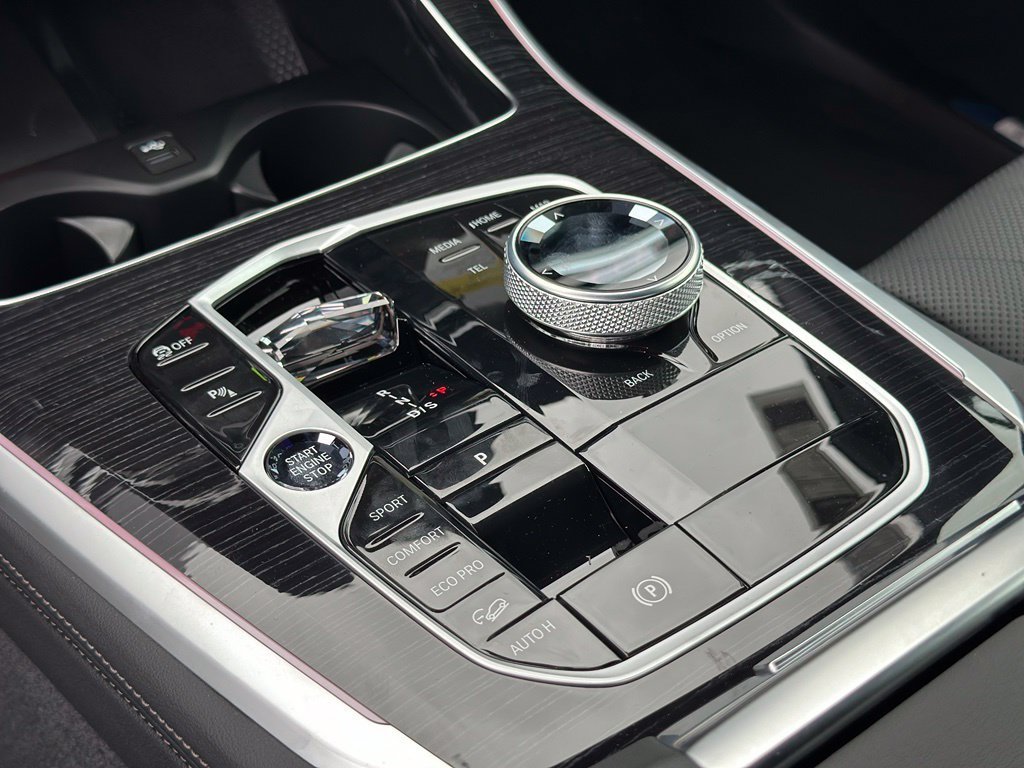 New 2026 Alpine White BMW xDrive40i image 35