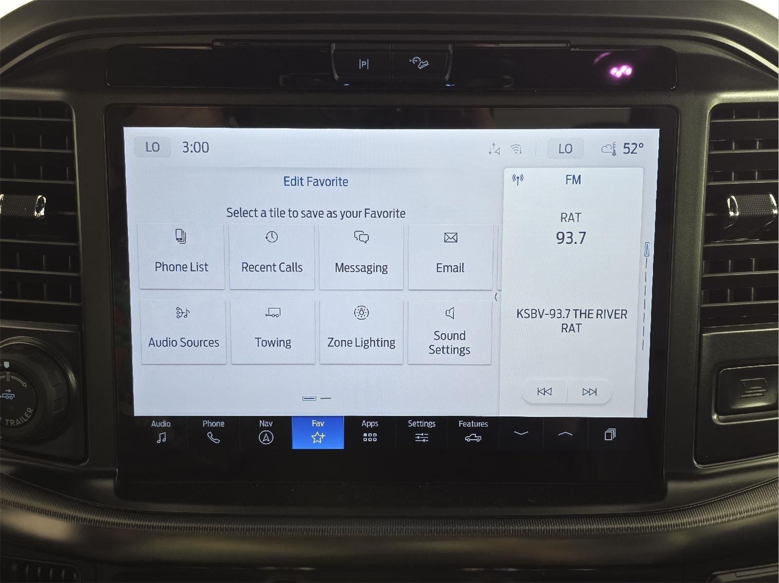 New 2025 Agate Black Metallic Ford Lariat® image 38