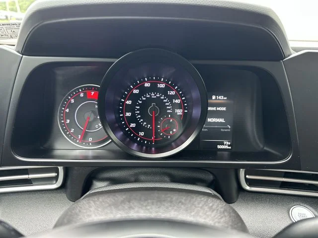 Used 2021 Silver Hyundai SEL image 12