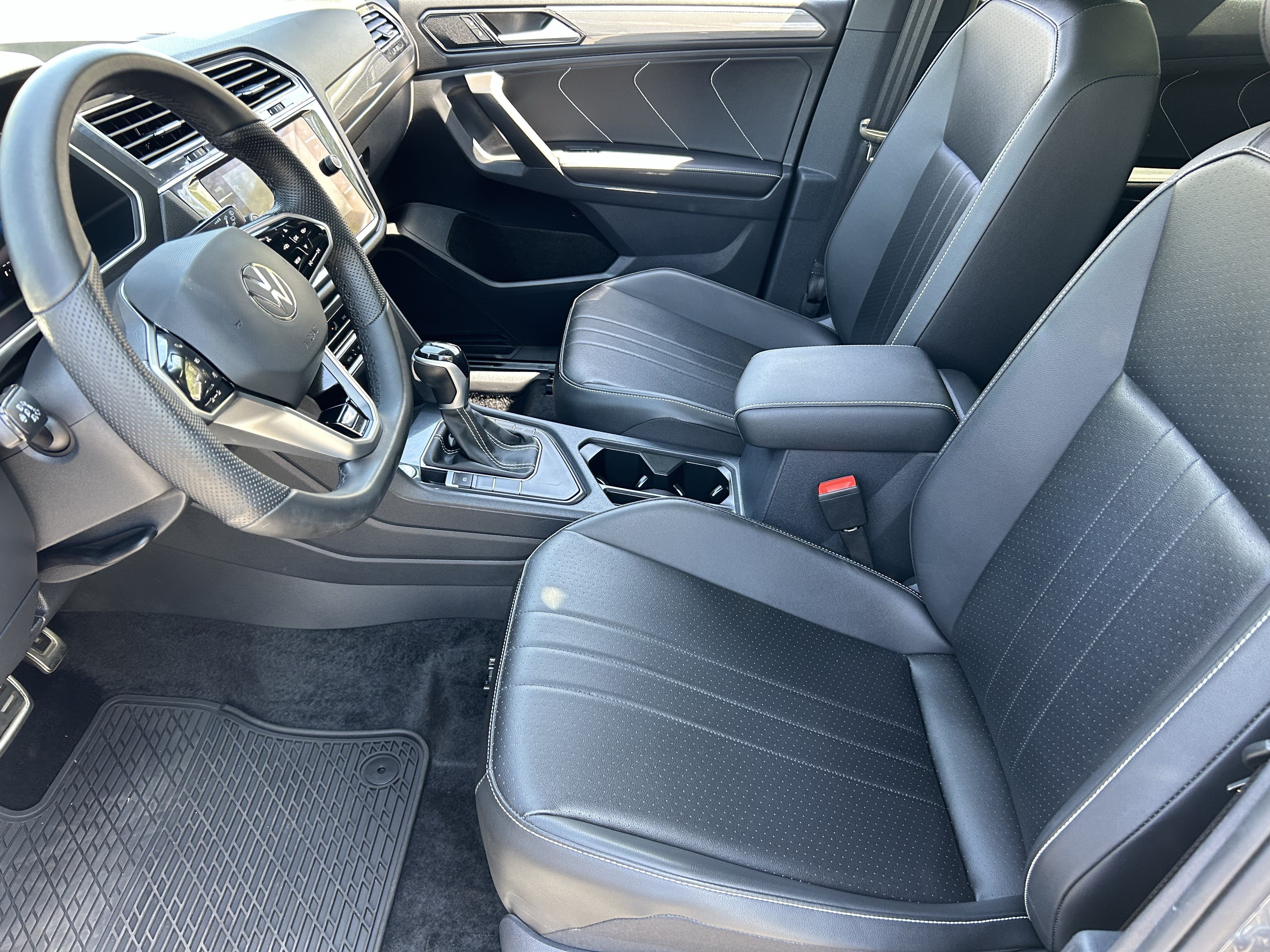 Used 2024 Platinum Gray Metallic Volkswagen SE R-Line Black image 18