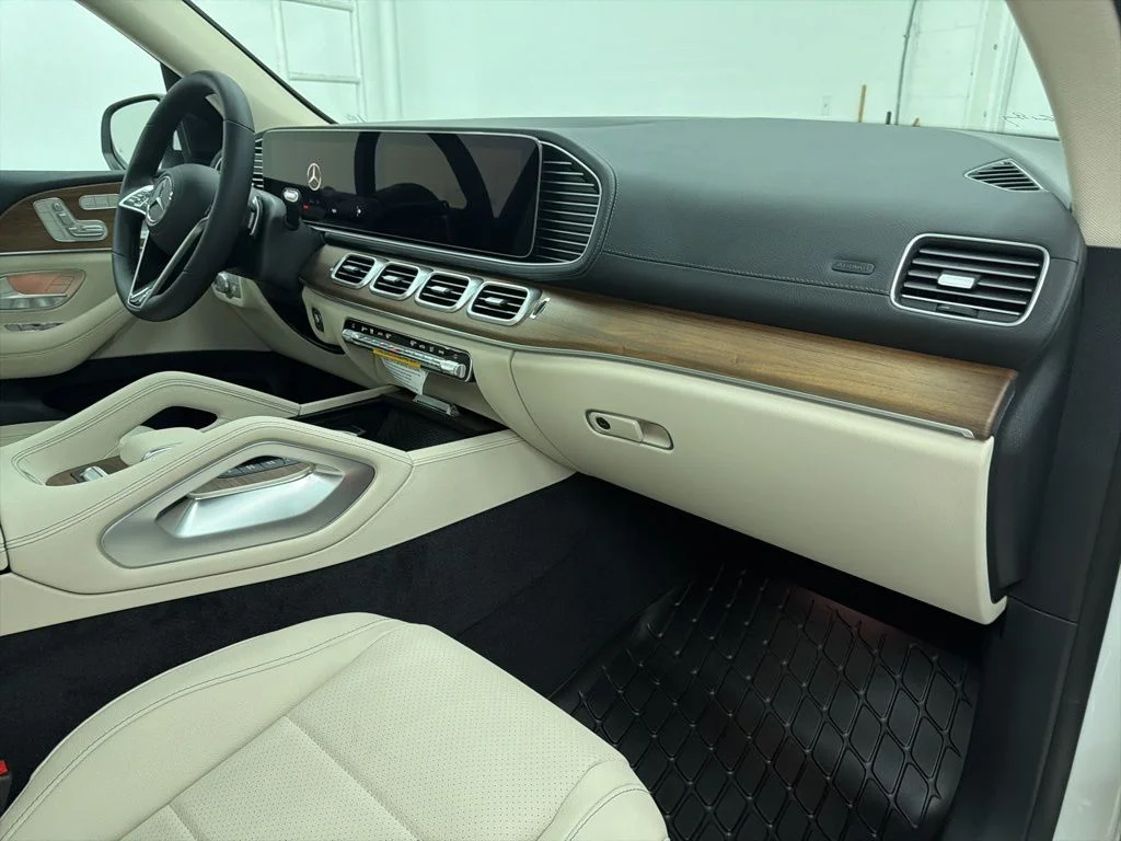 New 2026 White Mercedes-Benz GLS 450 image 28