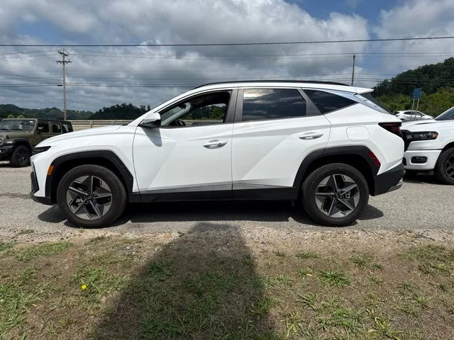Used 2026 White Hyundai SEL image 6