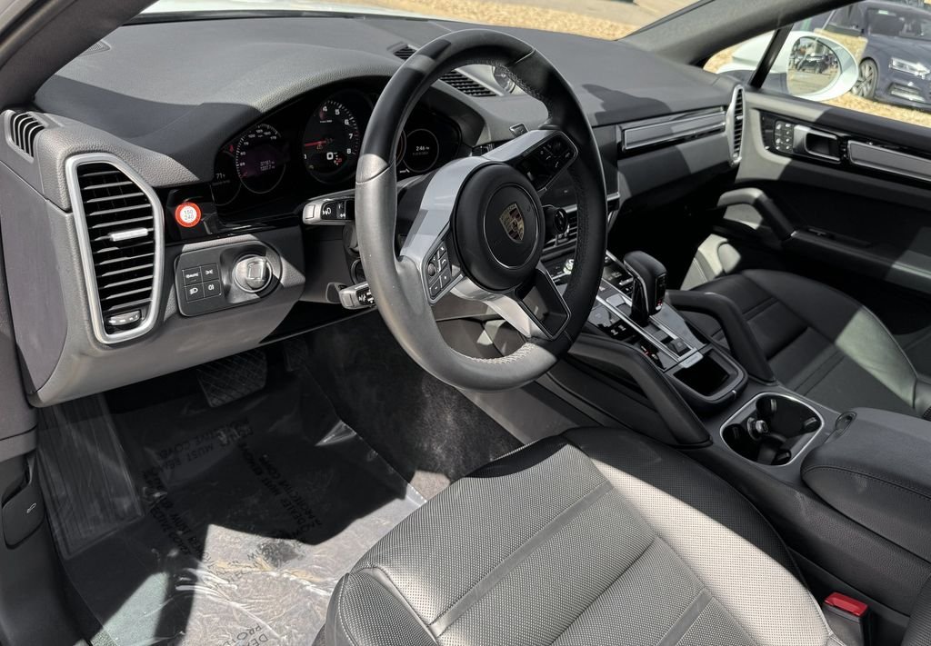 Used 2023 White Porsche Base image 17