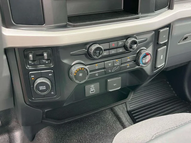 New 2026 Oxford White Ford F-450® XL image 22