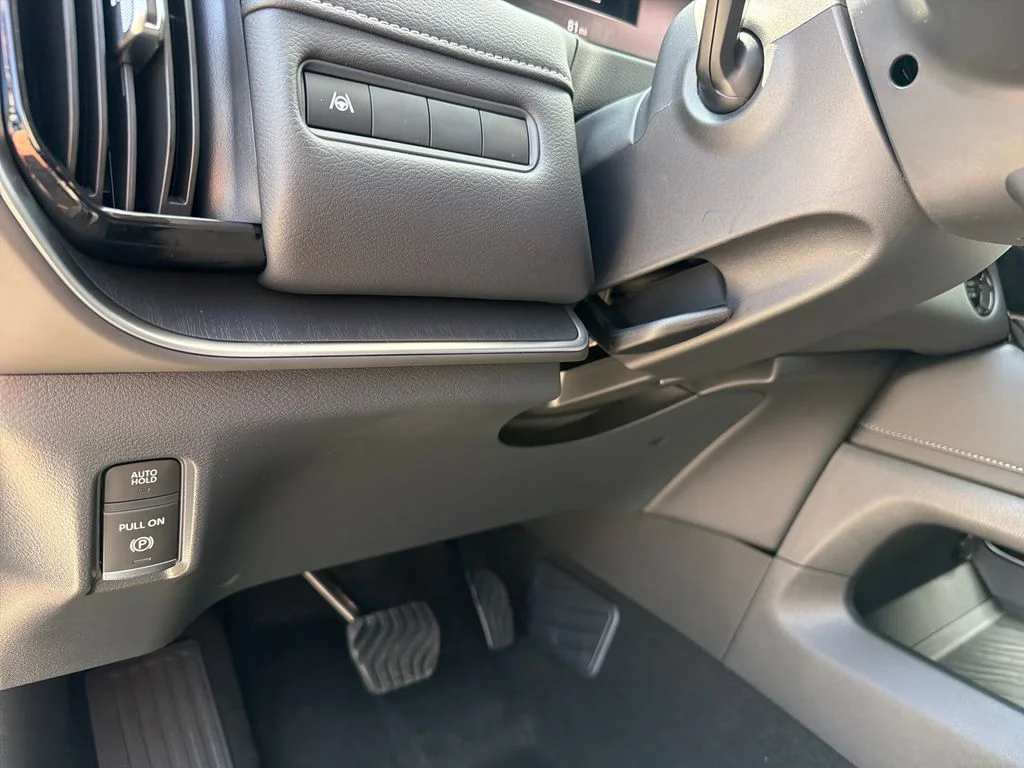 2026 Nissan Armada SV - Photo 17