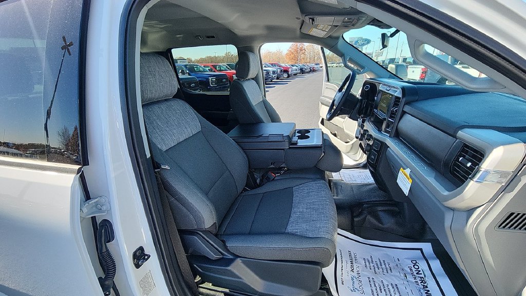 Used 2026 Oxford White Ford XLT image 28