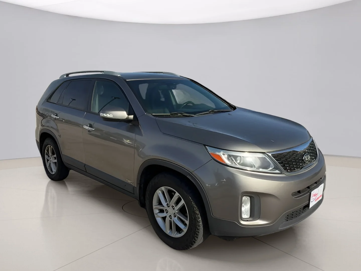 Used 2015 Gray Kia LX V6 AWD image 4