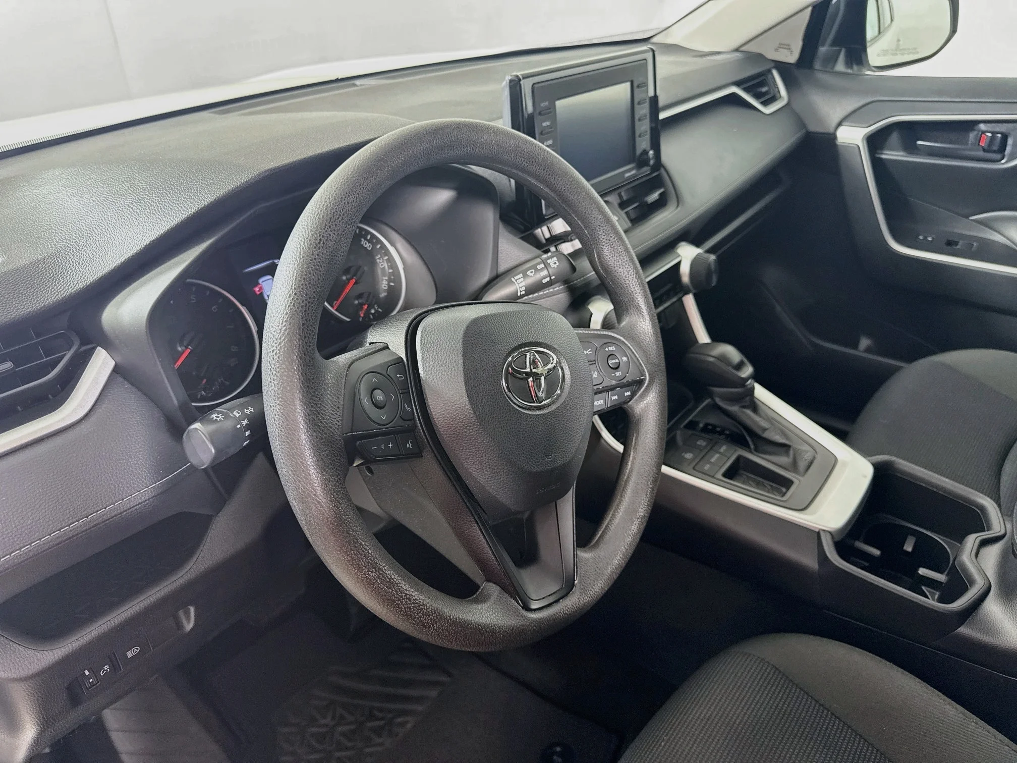Certified Used 2022 White Toyota LE image 9
