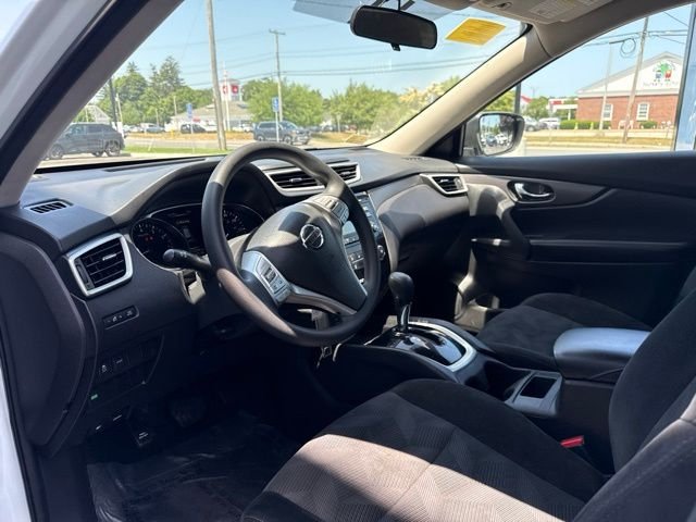 Used 2016 White Nissan S image 9