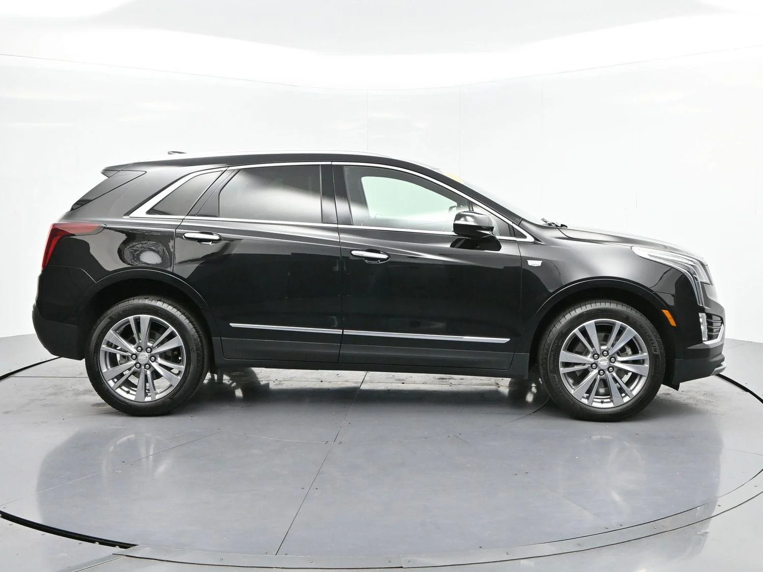 Used 2025 Stellar Black Metallic Cadillac Premium Luxury image 8
