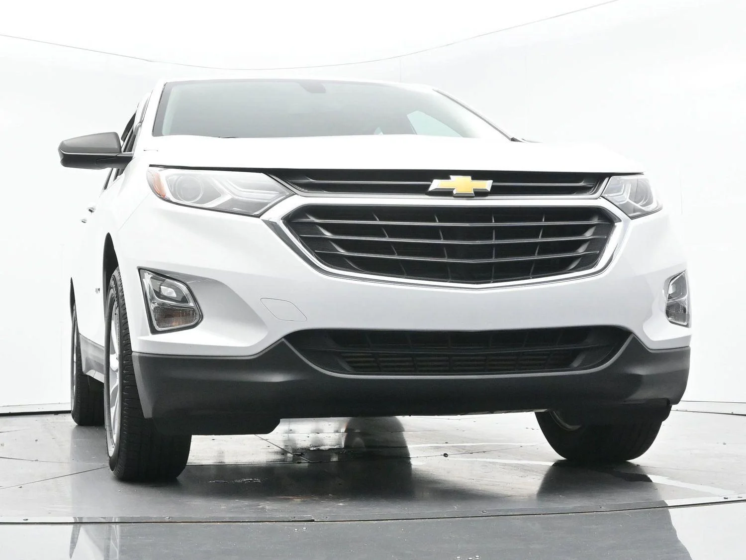 Used 2019 SUMMIT WHITE Chevrolet LS image 40
