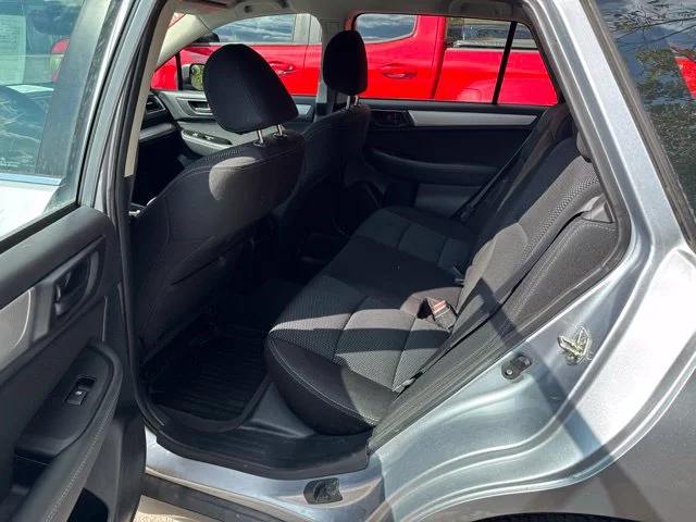 Used 2018 Silver Subaru 2.5i image 11