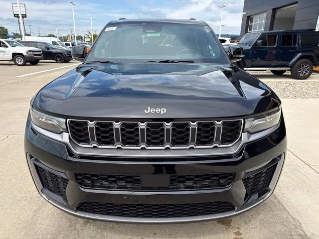 New 2027 Black Jeep Limited image 10
