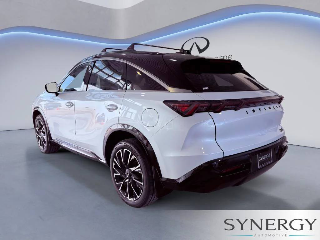 New 2027 2T RAD WHT INFINITI Autograph AWD image 7