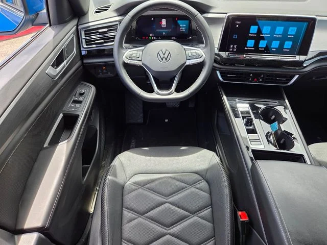 Certified Used 2024  Volkswagen 2.0T SE w/Technology image 15