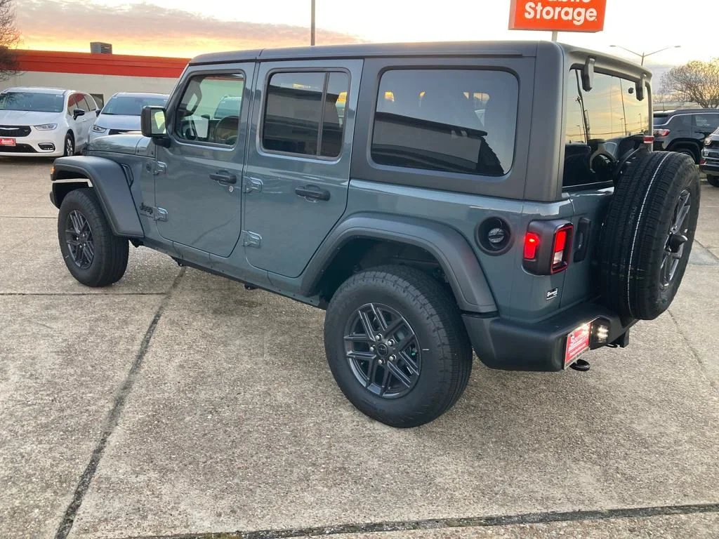New 2025 Anvil Clear-Coat Exterior Paint Jeep Sport S image 3