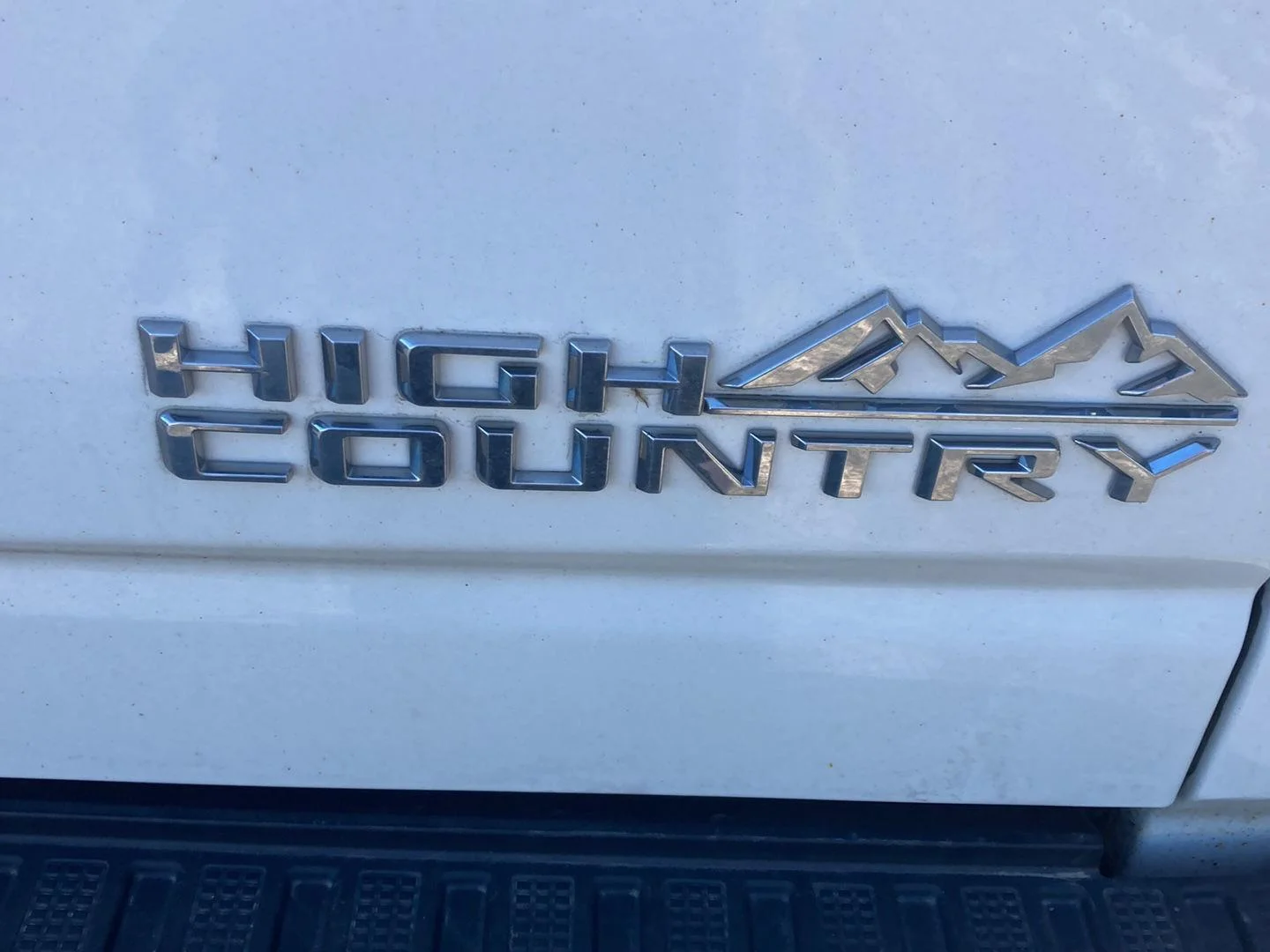 Used 2021 Summit White Chevrolet High Country image 7