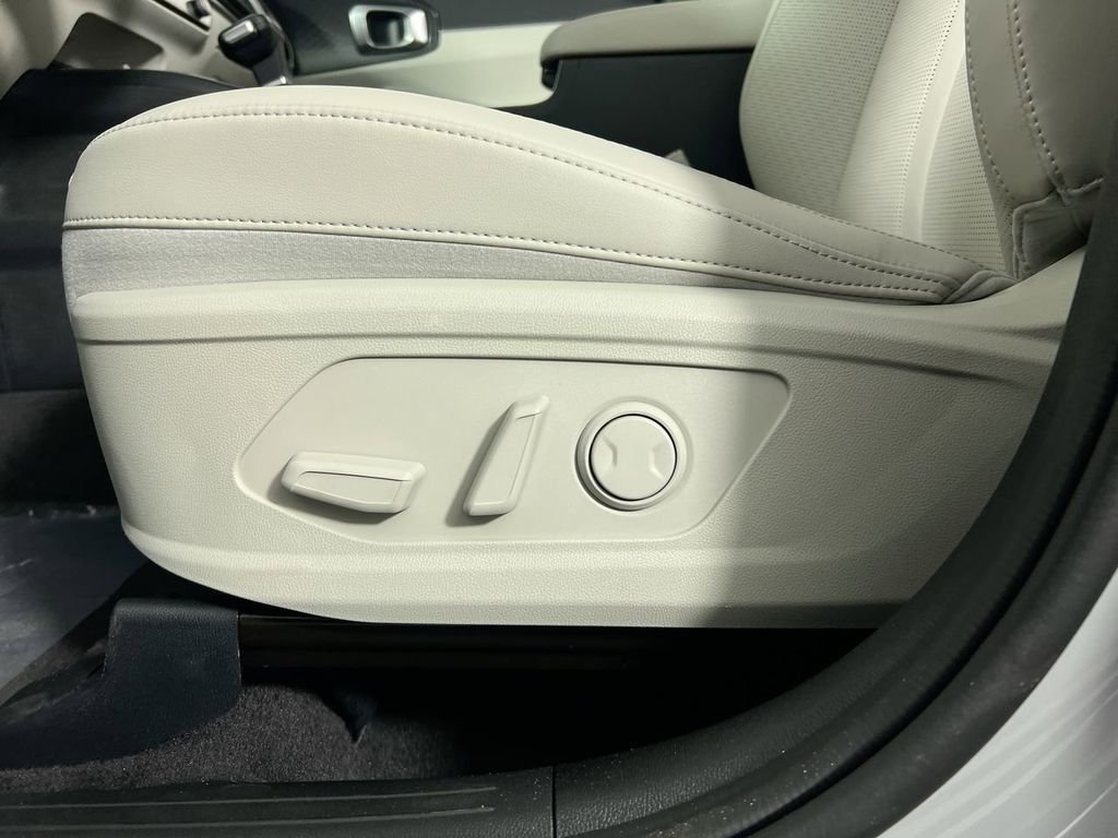 2026 Kia Sorento EX - Photo 15