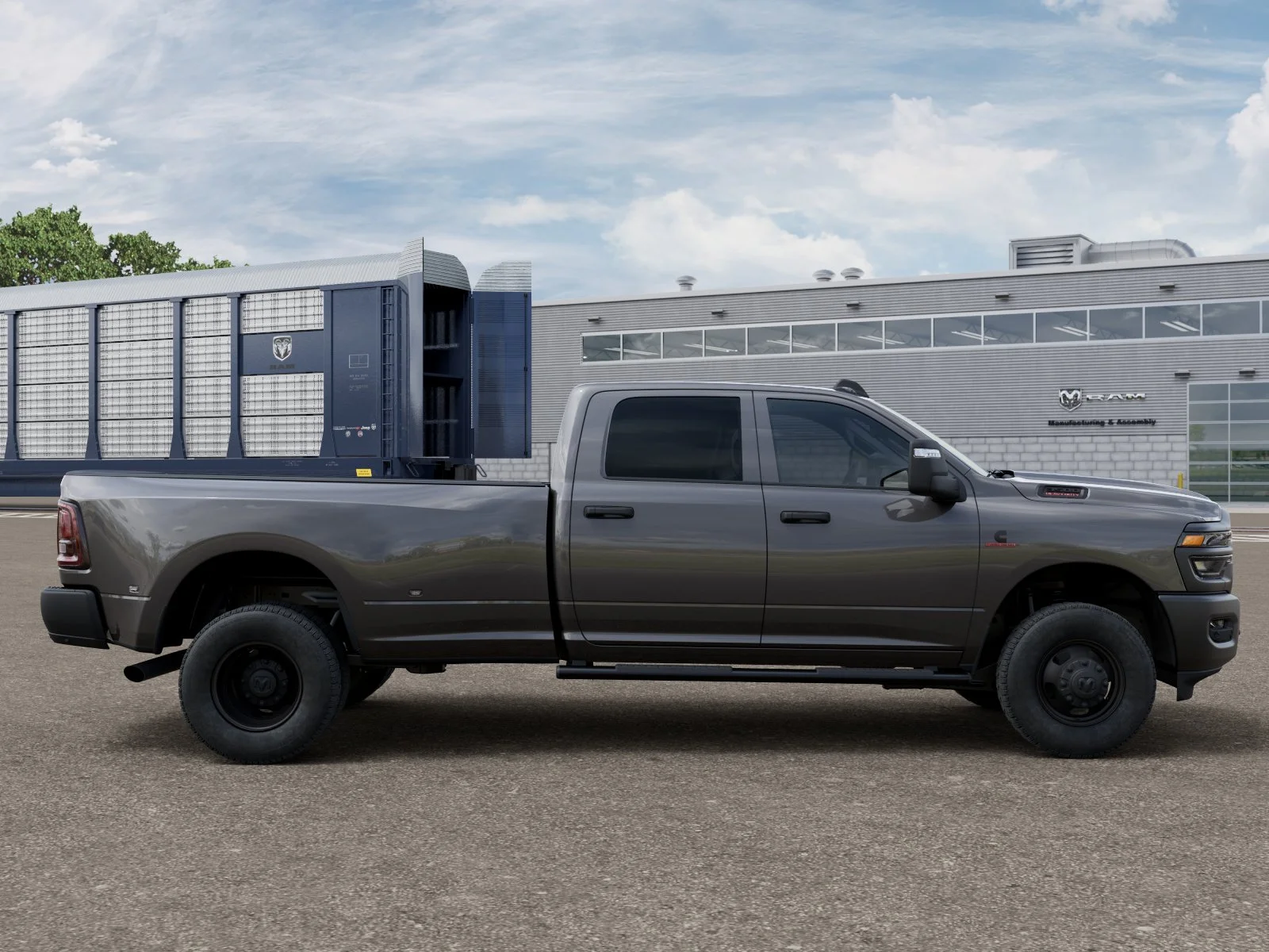 New 2026 Granite Crystal Metallic Clear-Coat Exterior Paint RAM TRADESMAN image 12