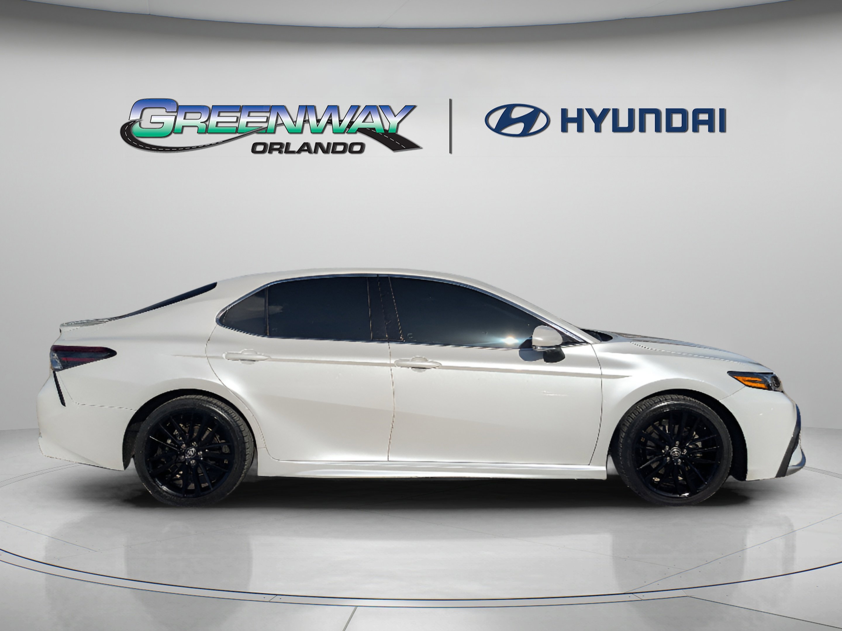2021 Toyota Camry XSE - Photo 9