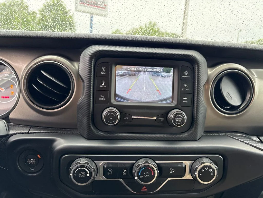 Used 2019 White Jeep Unlimited Sport image 17