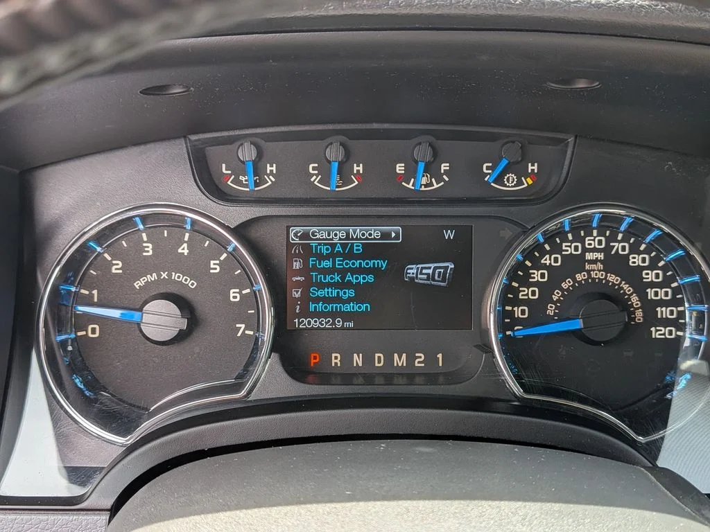 Used 2013 Black Ford XLT image 19