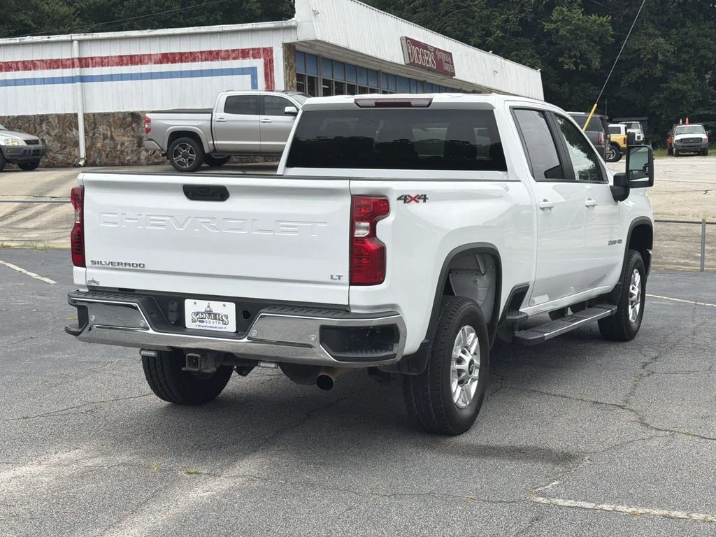 Used 2022 White Chevrolet LT image 7